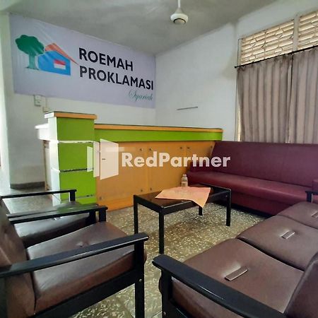פדאנג Roemah Proklamasi Syariah Mitra Reddoorz מראה חיצוני תמונה