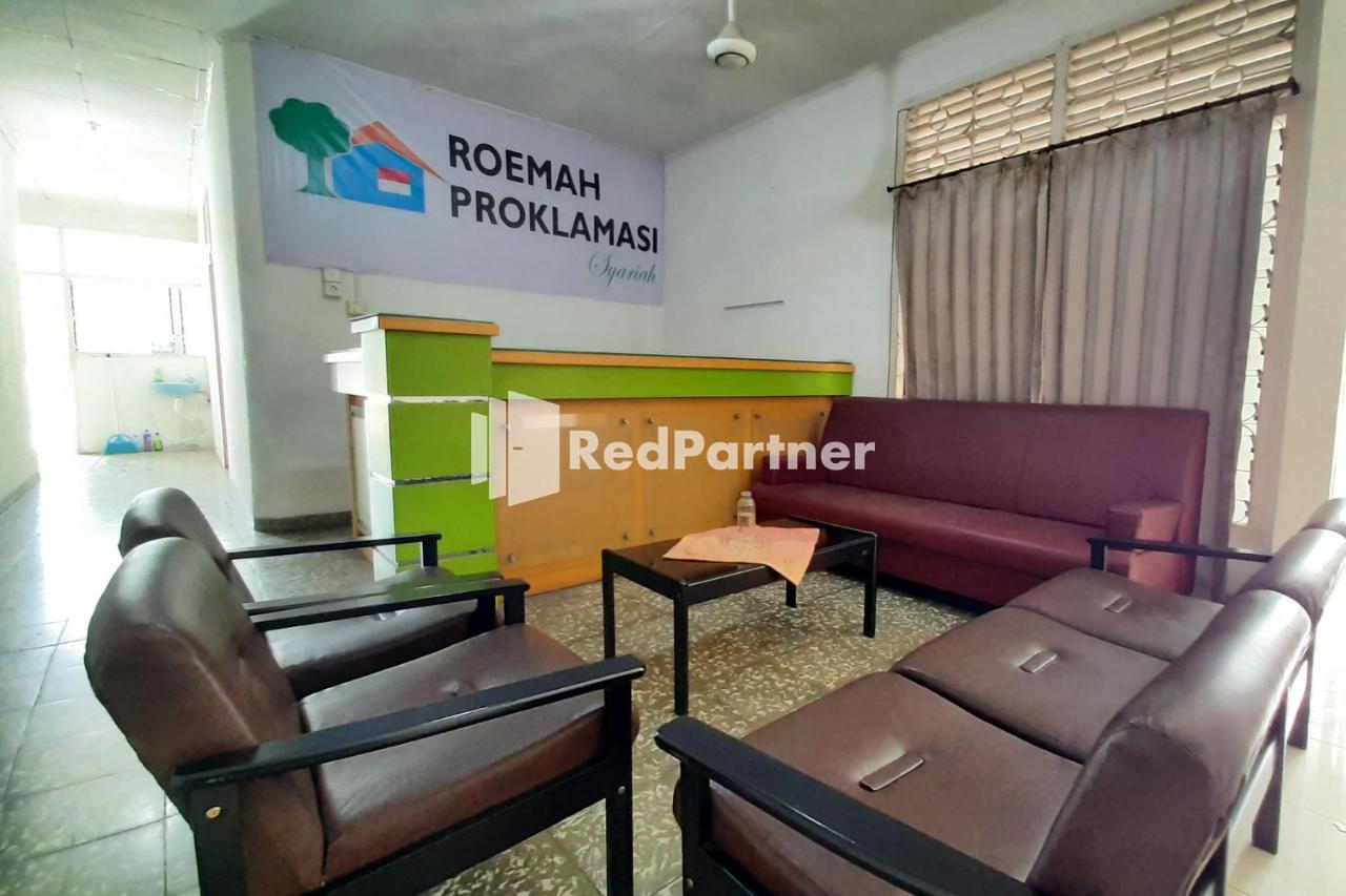 פדאנג Roemah Proklamasi Syariah Mitra Reddoorz מראה חיצוני תמונה